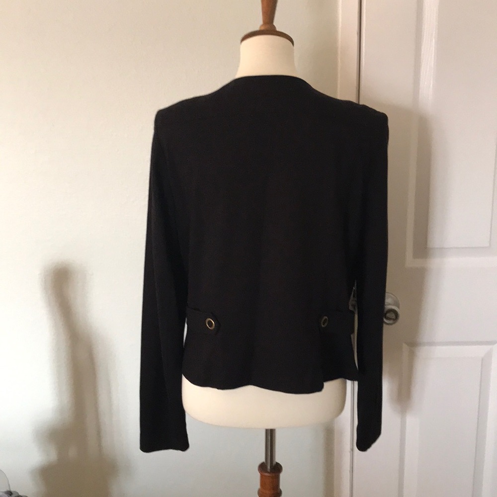 Cabi - Picture 2 of 4